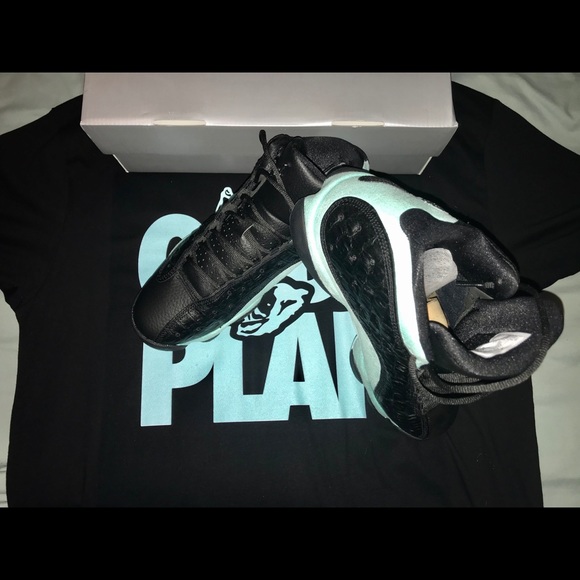 Jordan 13 island green NIB w/ matching shirt main image 4
